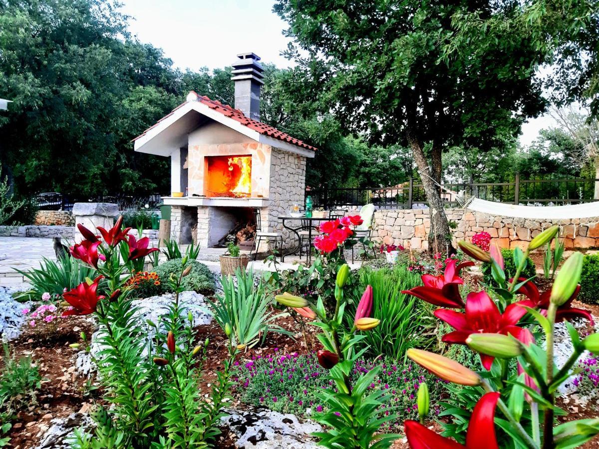 Relaxing Dalmatian House In Village Ljubitovica Dış mekan fotoğraf